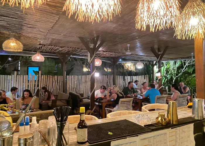 Hotel Danys House @tikibar &